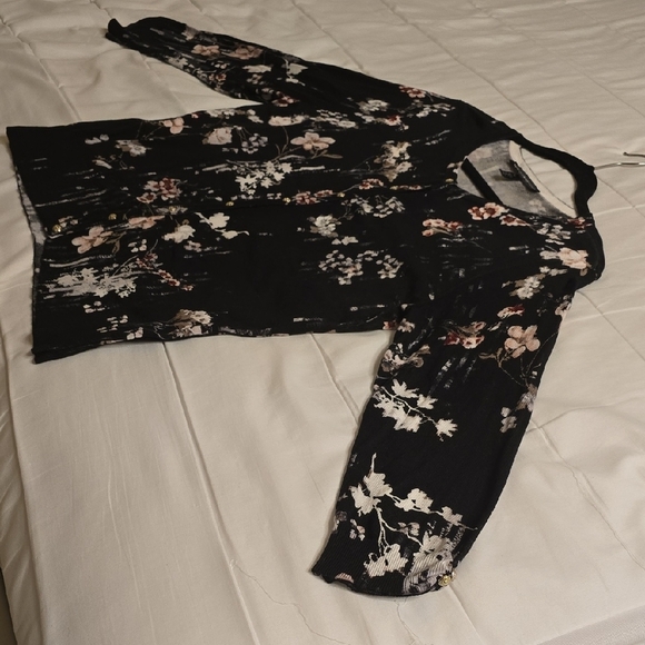 White House Black Market Black Floral Blouse - Picture 7 of 14